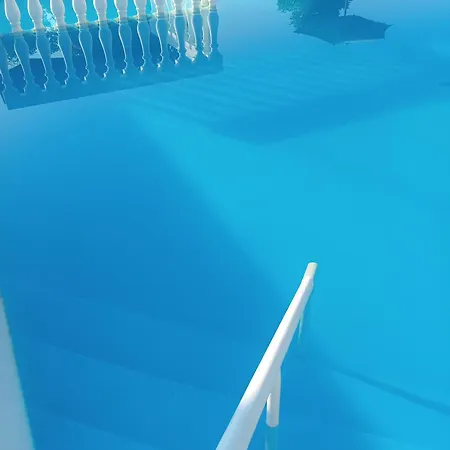 Ektor @swimming Pool